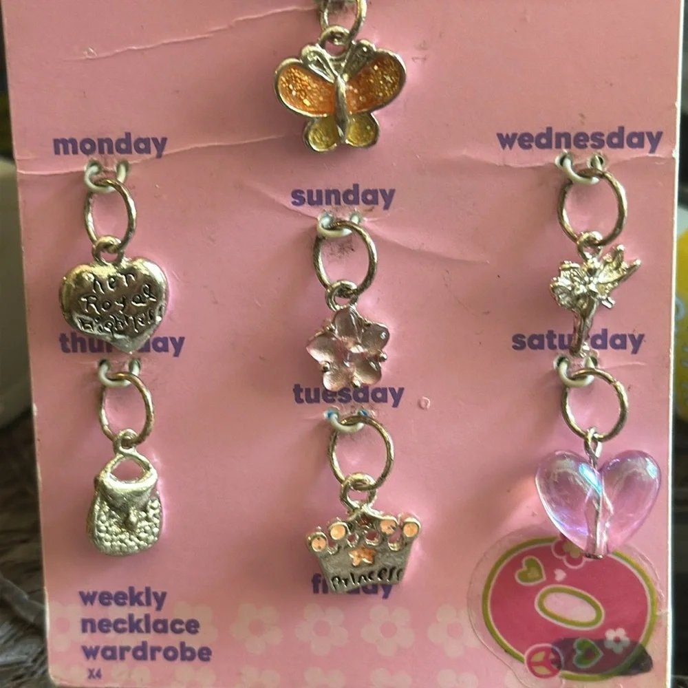 Girl Connection weekly necklace, wardrobe